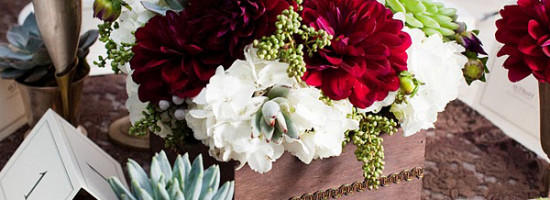 Flores de casamento – Suculentas e flores entrelaçadas